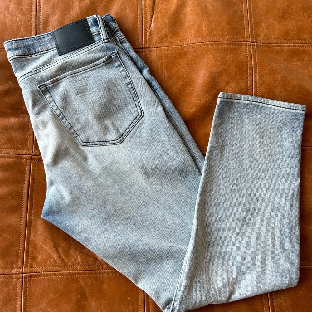 34x30 men’s light blue jeans